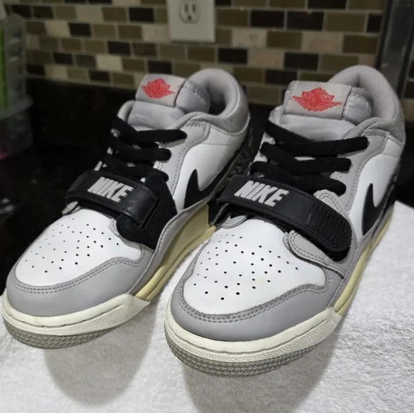 Nike Air Jordan Legacy 312 Low Grey Cement Women's 6.5/5Y CD9054-101 - Picture 2 of 8